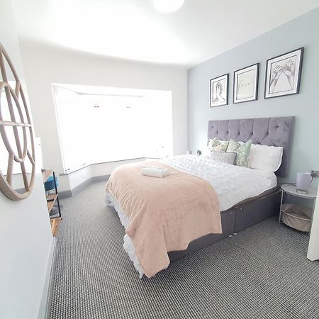 Only Family Groups - Pets Stay For Free - Sleeps 8 - Sofabed Blackpool Buitenkant foto