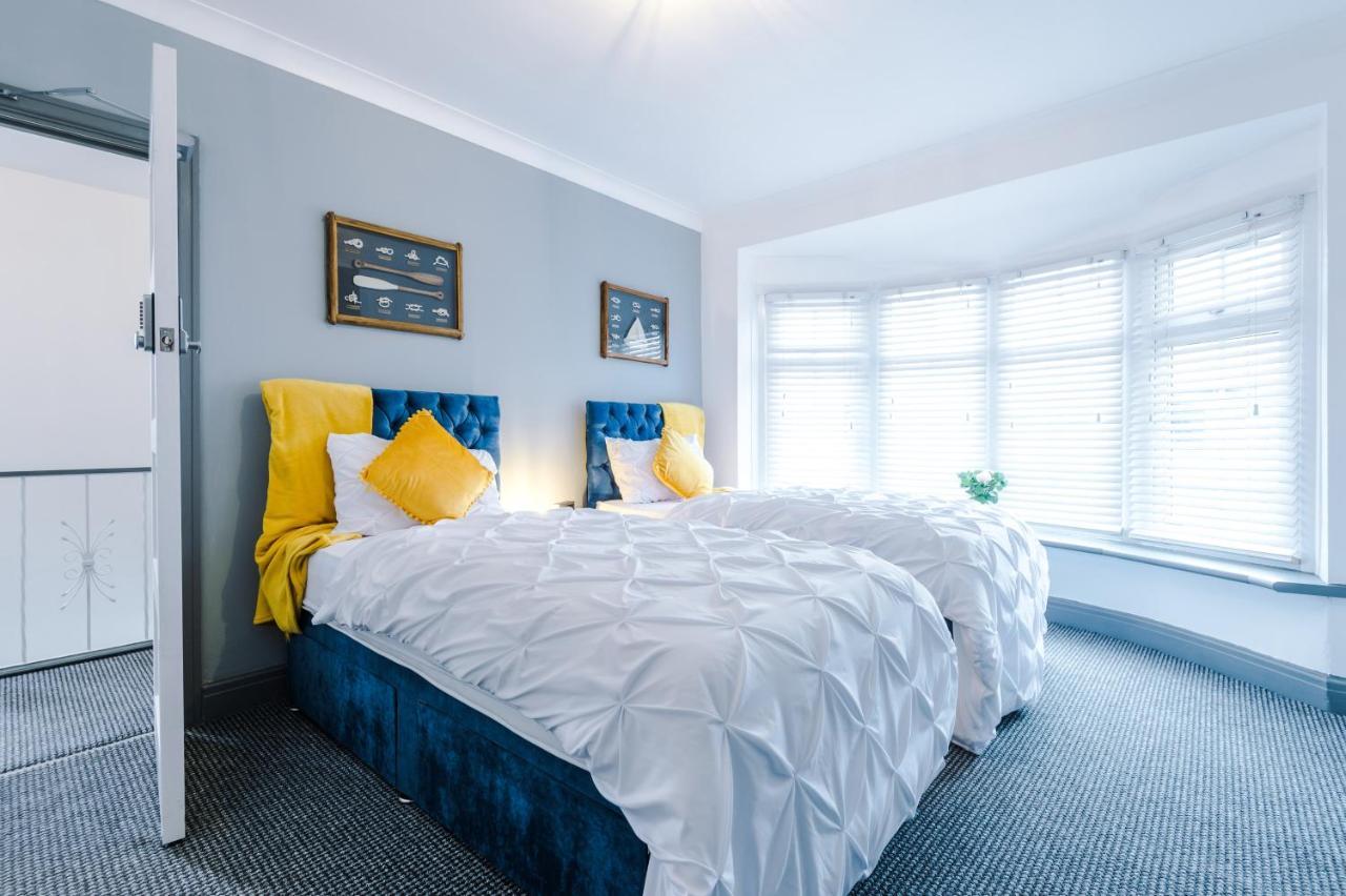 Only Family Groups - Pets Stay For Free - Sleeps 8 - Sofabed Blackpool Buitenkant foto