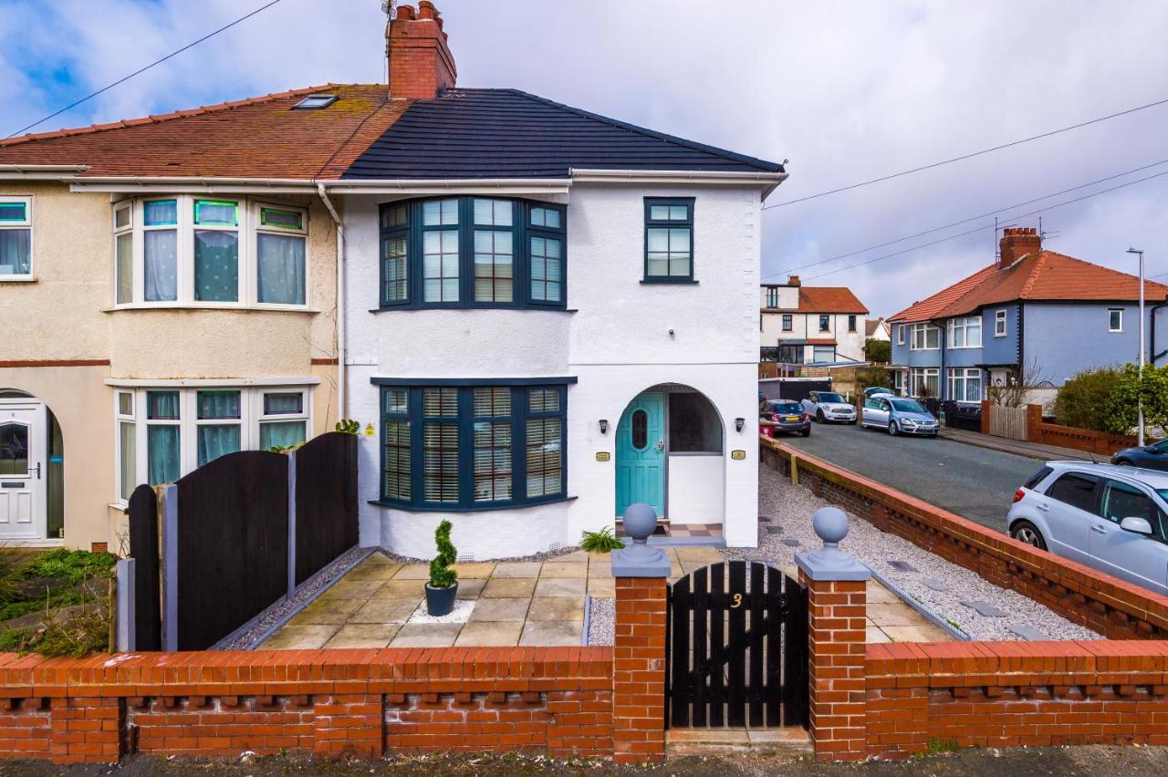 Only Family Groups - Pets Stay For Free - Sleeps 8 - Sofabed Blackpool Buitenkant foto