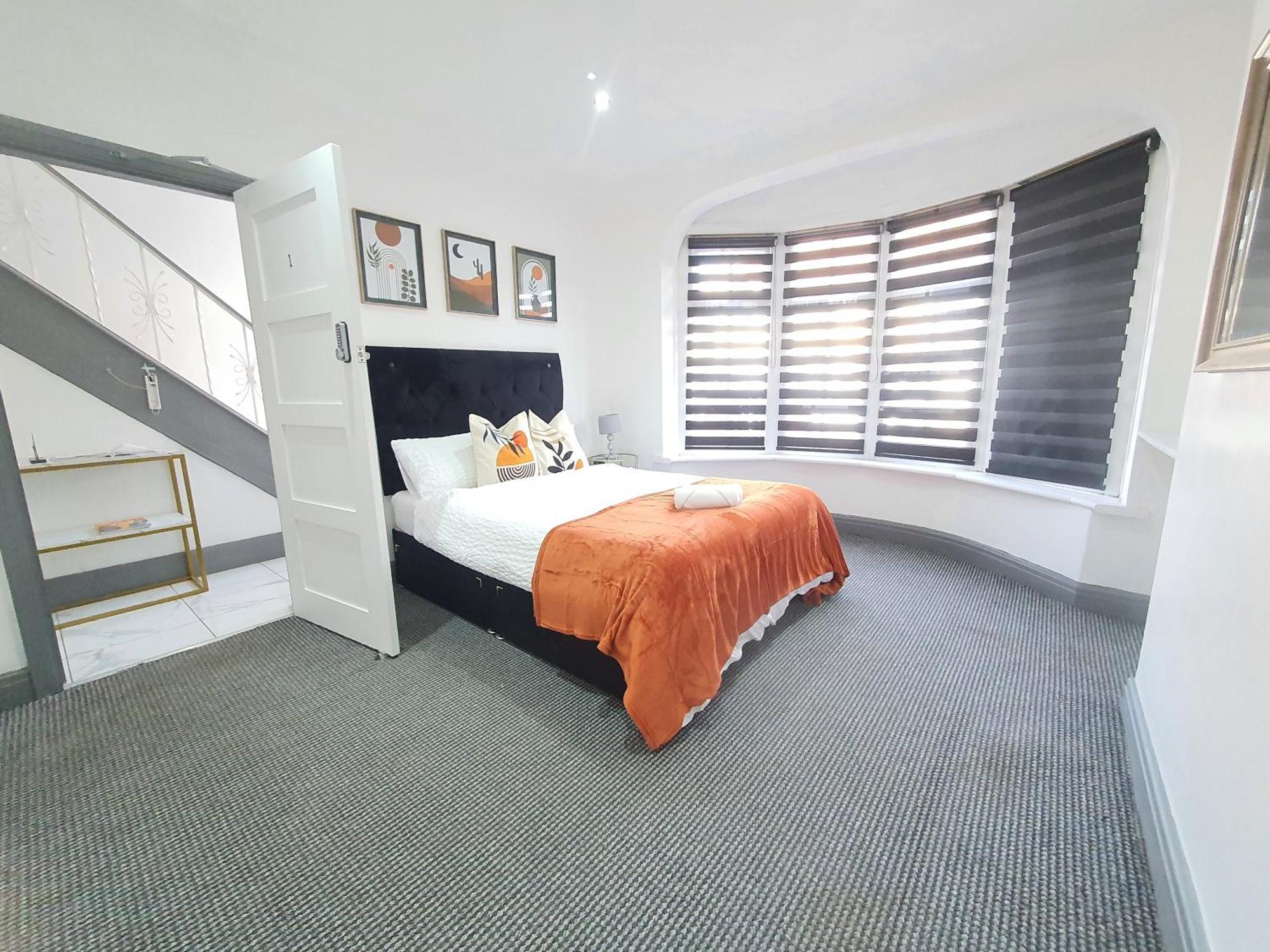 Only Family Groups - Pets Stay For Free - Sleeps 8 - Sofabed Blackpool Buitenkant foto